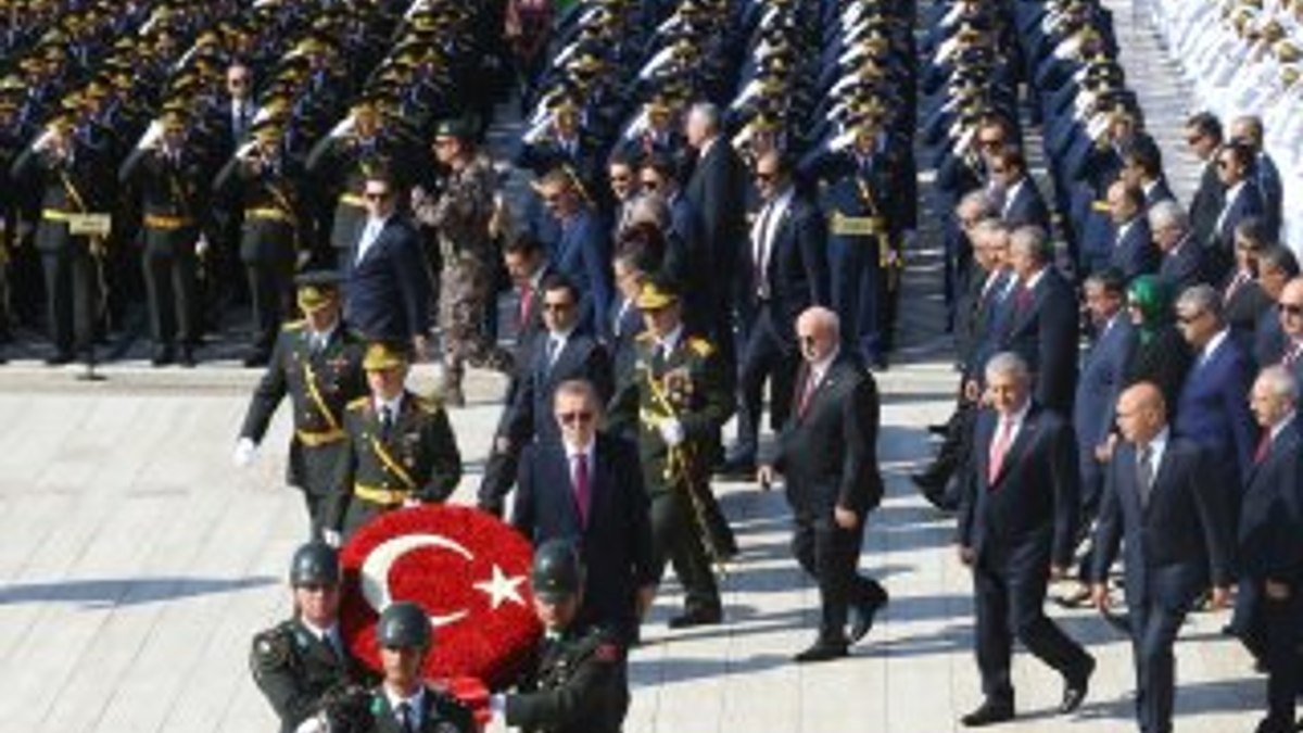 30 Ağustos törenleri Anıtkabir'i ziyaretle başladı