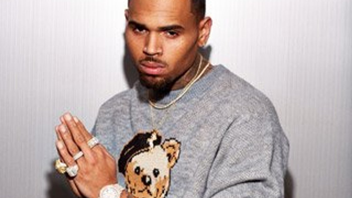 Chris Brown silahla tehdit iddiasıyla gözaltına alındı