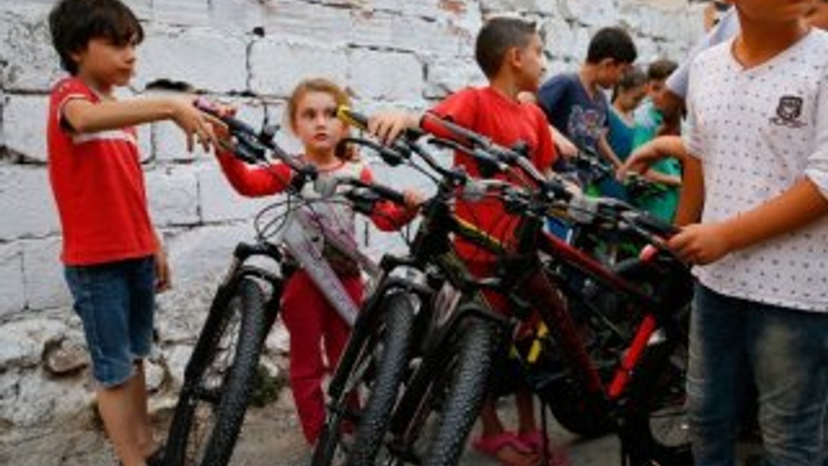 Cumhurbaşkanı Erdoğan'dan Suriyeli çocuklara hediye
