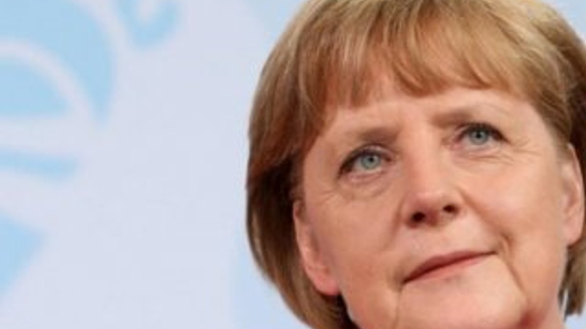 Angela Merkel: Hedef kaçak göçü durdurmak
