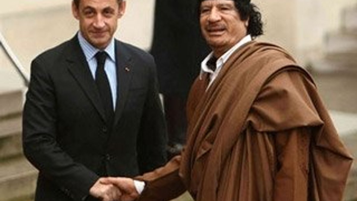 Kaddafi'nin Sarkozy'e mali destek sağladığı iddia edildi