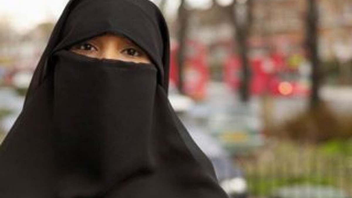 İsviçre’nin her yerinde burka ve peçe yasaklandı