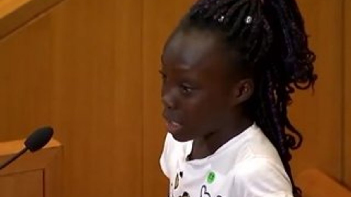 9 yaşındaki kız çocuğundan ABD'ye ırkçılık dersi