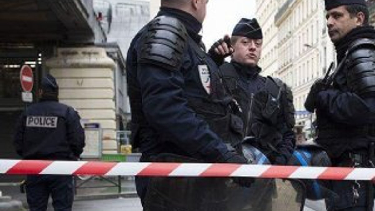Paris'te terör alarmı verildi
