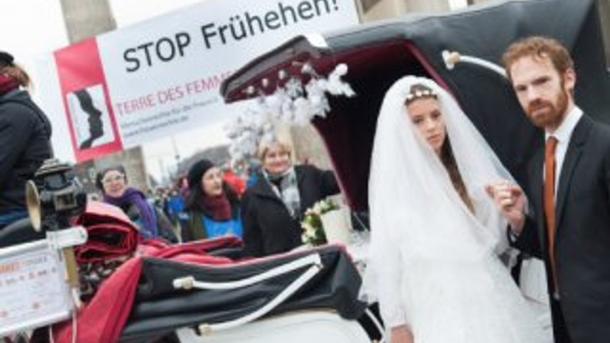 Almanya çocuk yaşta evlilikleri yasaklıyor