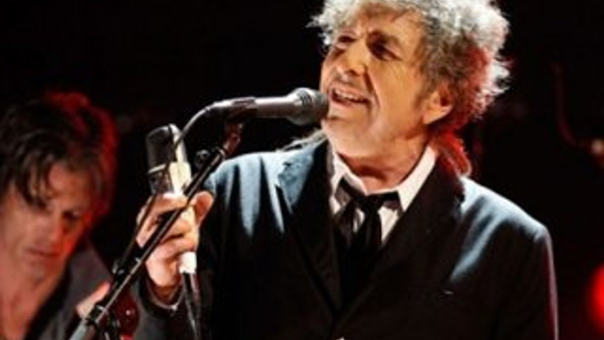 Bob Dylan Nobel'i kabul ettiğini duyurdu