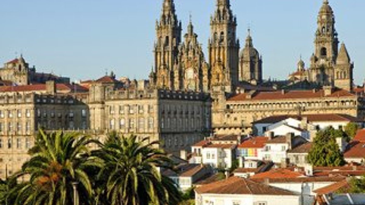 Küçük şehir Santiago de Compostela