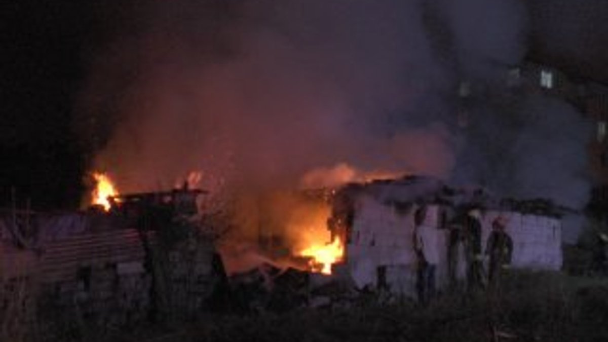 Kocaeli’de madde bağımlılarının kaldığı baraka yandı