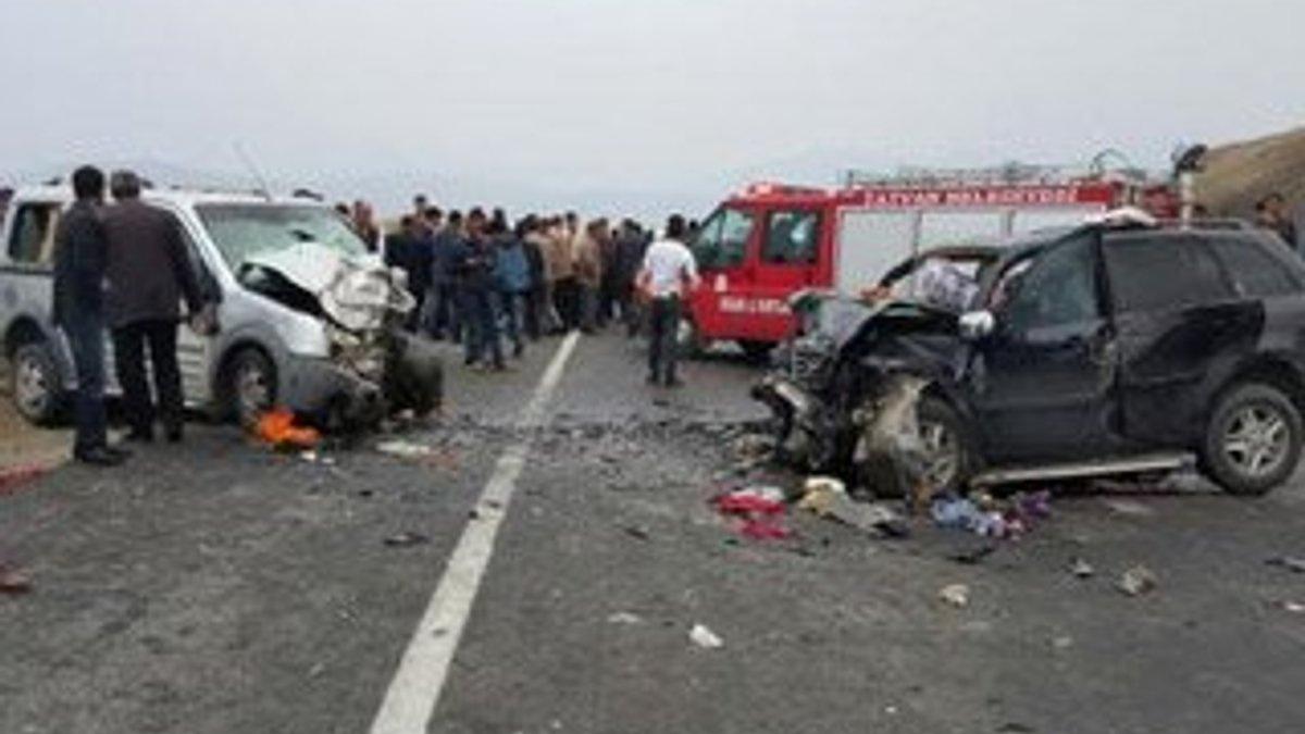 Bitlis’te kaza: 2 ölü 5 yaralı