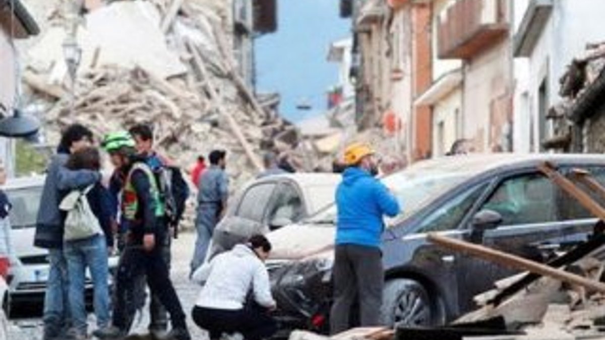 Deprem sonrası İtalya'da 100 bin kişi evsiz kalabilir