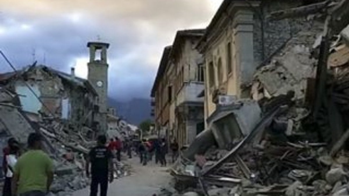 İtalya'daki depremin bilançosu açıklandı