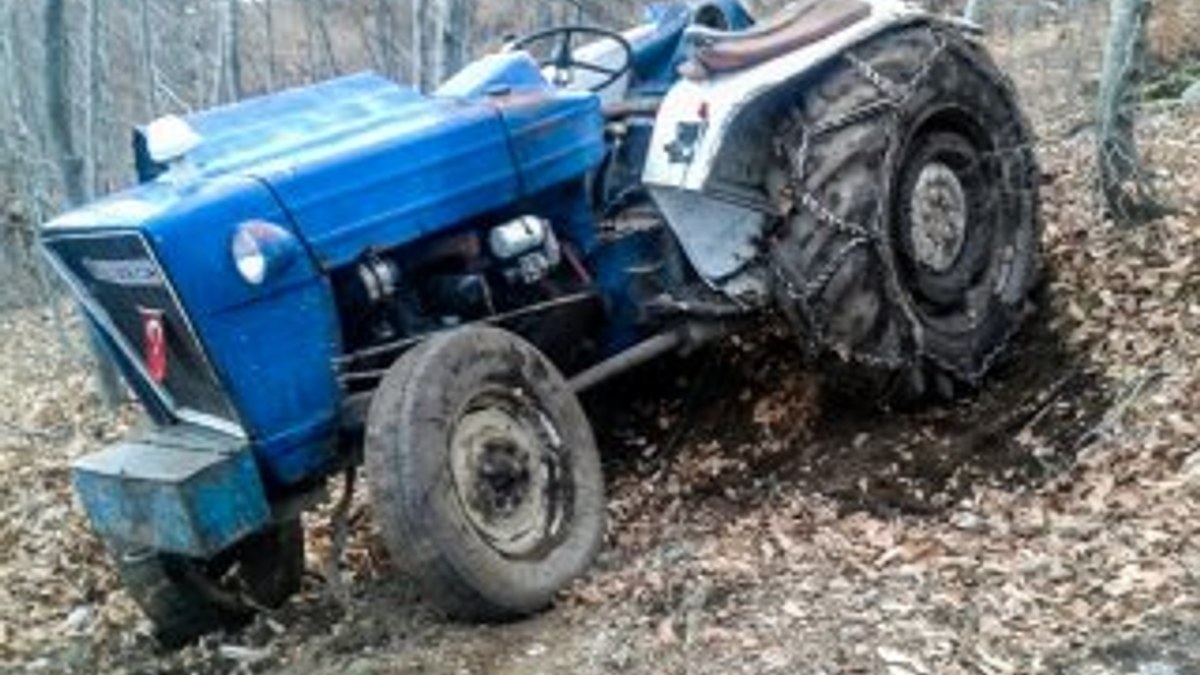 Kütahya'da traktör devrildi: 1 ölü