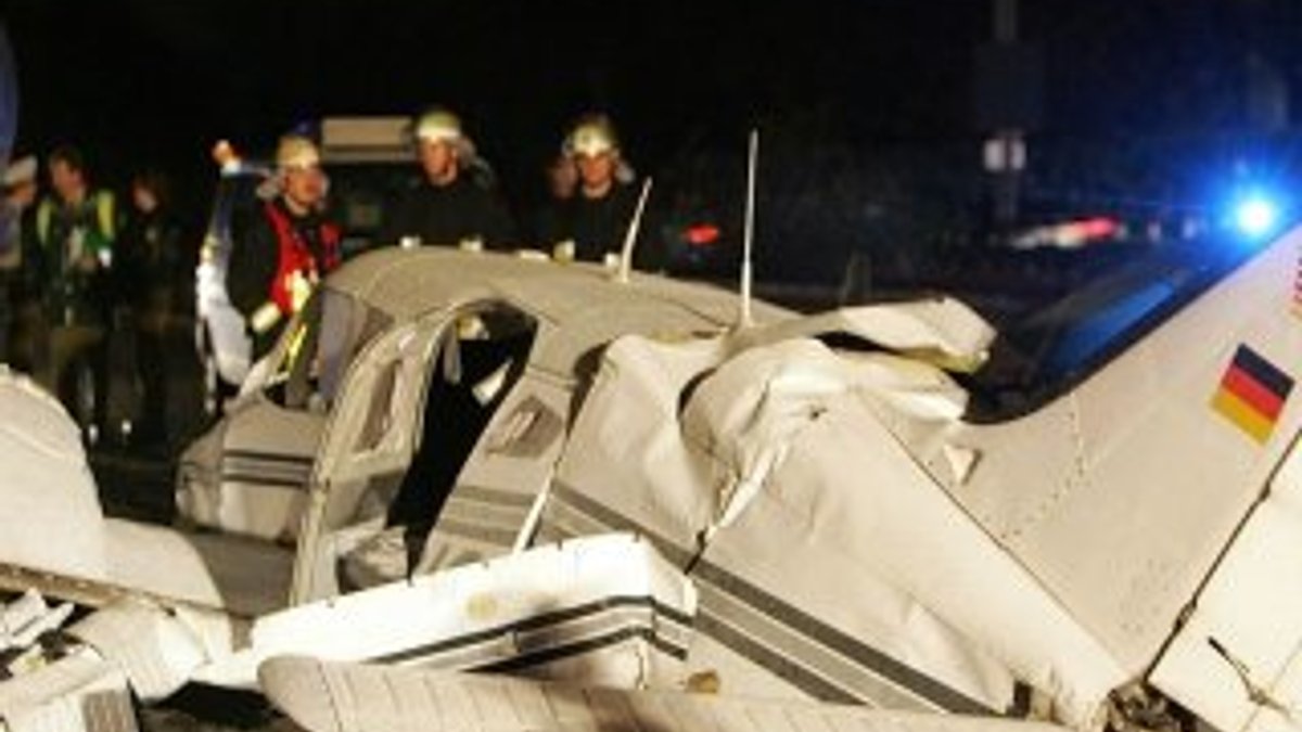 İsviçre'de havalimanında uçak düştü