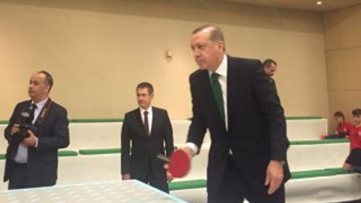 Erdoğan masa tenisi oynadı