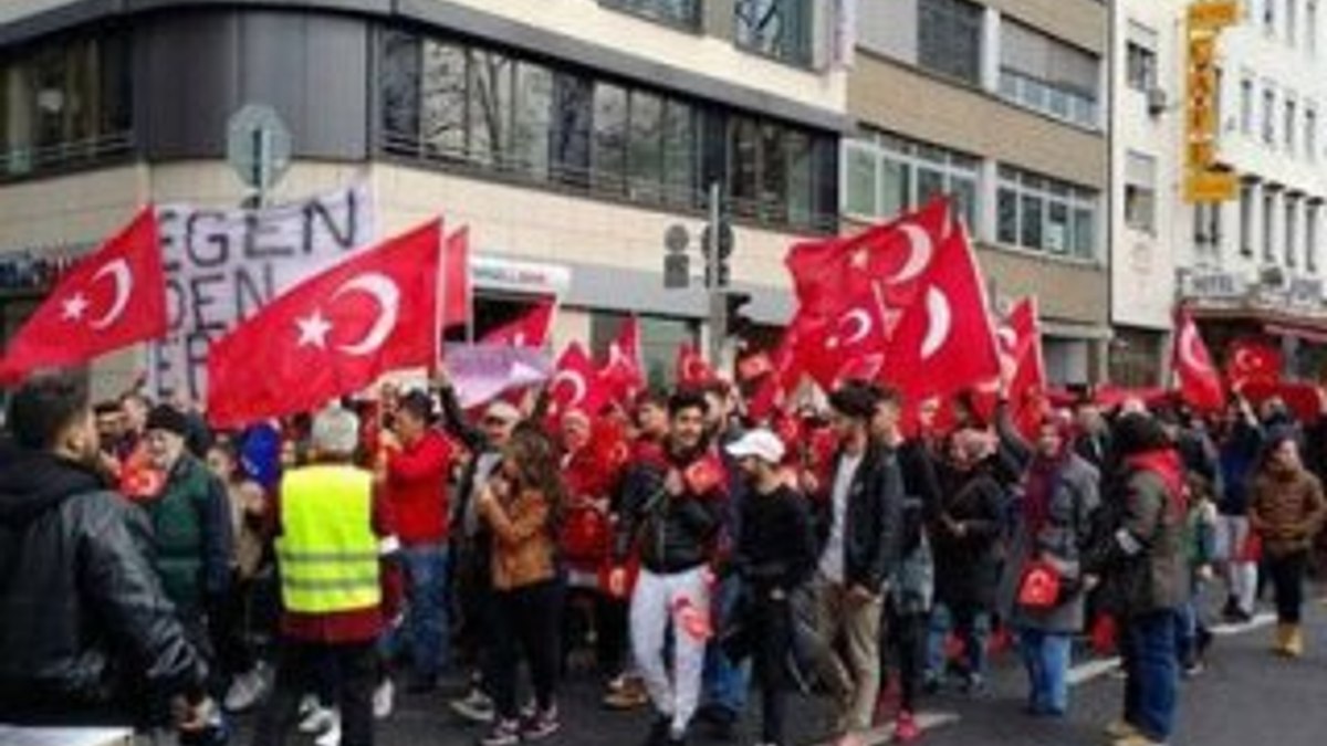 Bir Türk PKK'lıları izlediği için Almanya'da tutuklandı