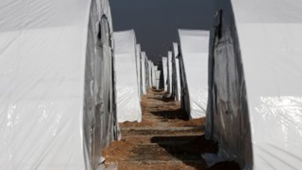 Reyhanlı'ya bin kişilik çadır kent kuruldu