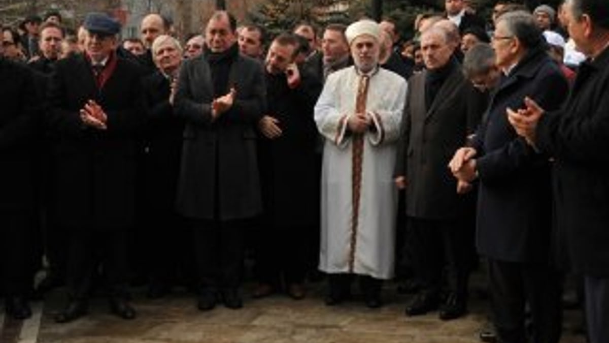 Bulgaristan’da 32 yıl önce öldürülen Türkler anıldı