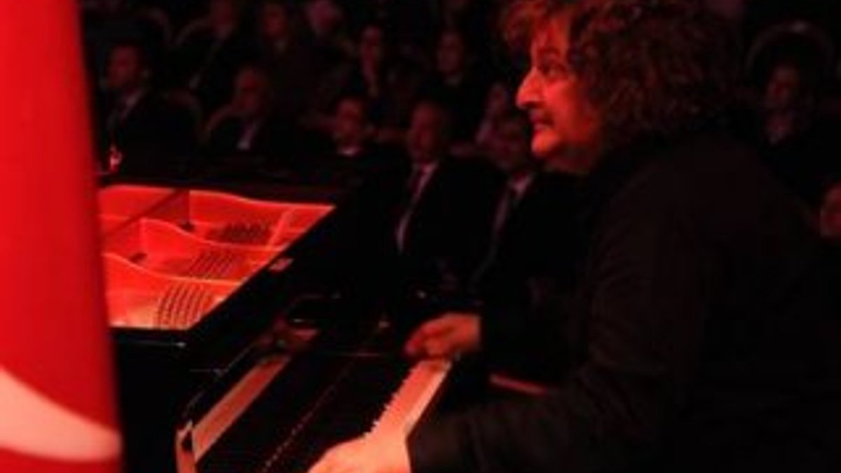 Tuluyhan Uğurlu'dan Mehmet Akif Ersoy konseri