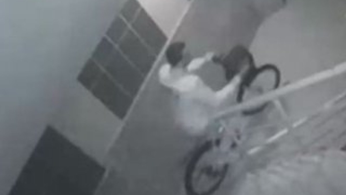 Antalya'da hırsız bisikleti bırakıp motosikleti çaldı