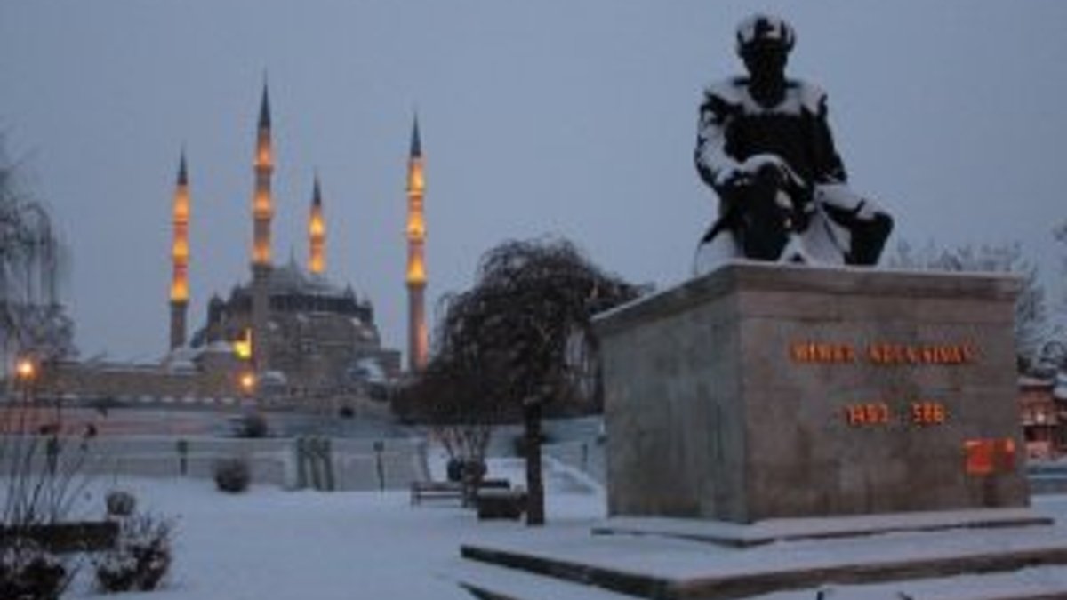 Kar kalınlığı Edirne'de 47 santimetreye ulaştı