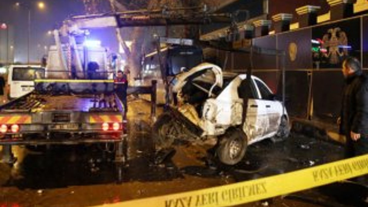Ankara'da yolcu minibüsü polis aracına çarptı: 3 yaralı