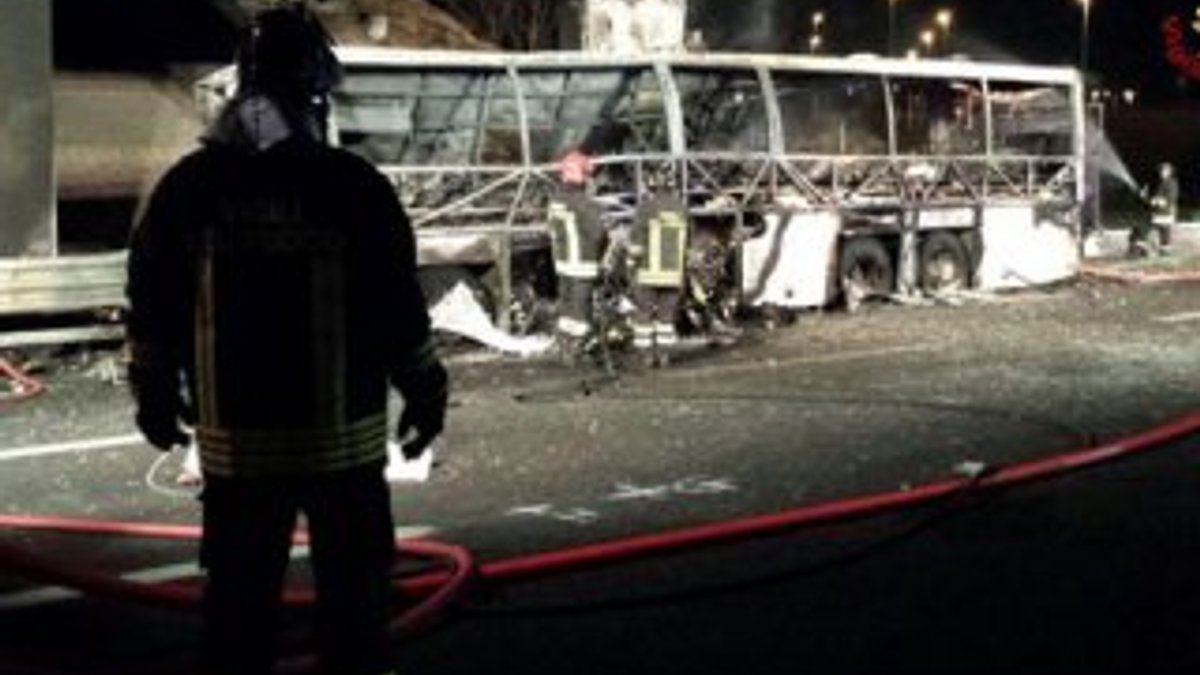 İtalya'da kaza yapan otobüs yandı: 16 çocuk öldü