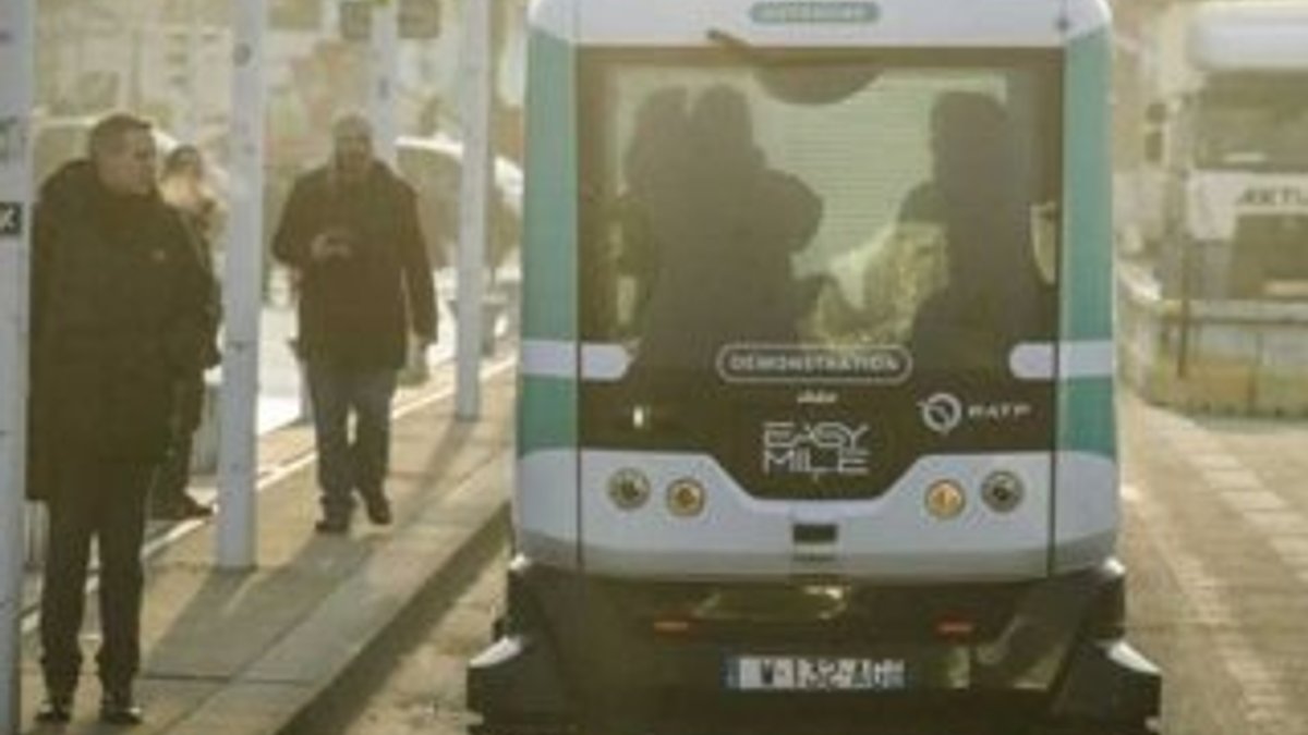 Fransa'da sürücüsüz otobüsler test sürüşüne başladı