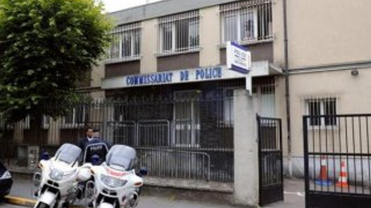 Fransa'da polisler 22 yaşındaki gence copla tecavüz etti