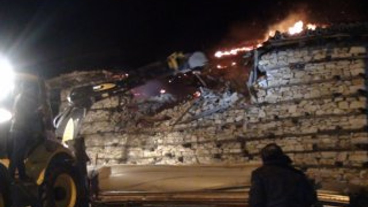 Antalya'da tarihi düğmeli ev yandı
