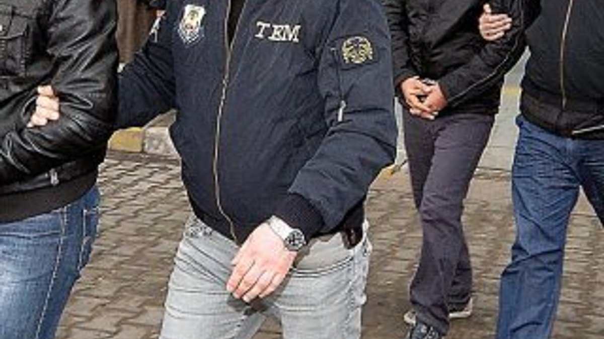 İzmir'de 8 astsubaya FETÖ gözaltısı