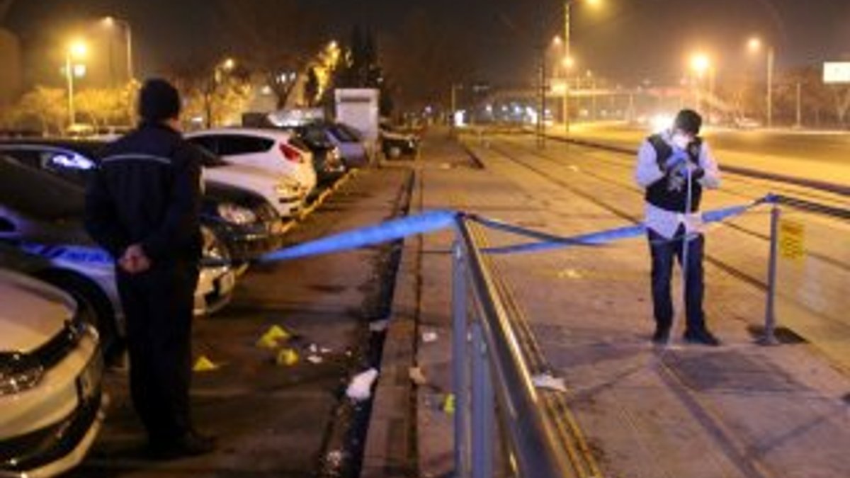 Konya'da tramvay durağında bıçaklı kavga
