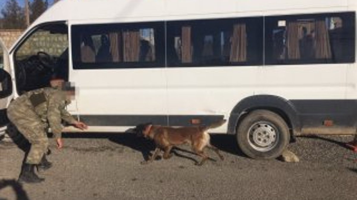 Diyarbakır'da bombalı saldırıda kullanılacak 2 araç yakalandı