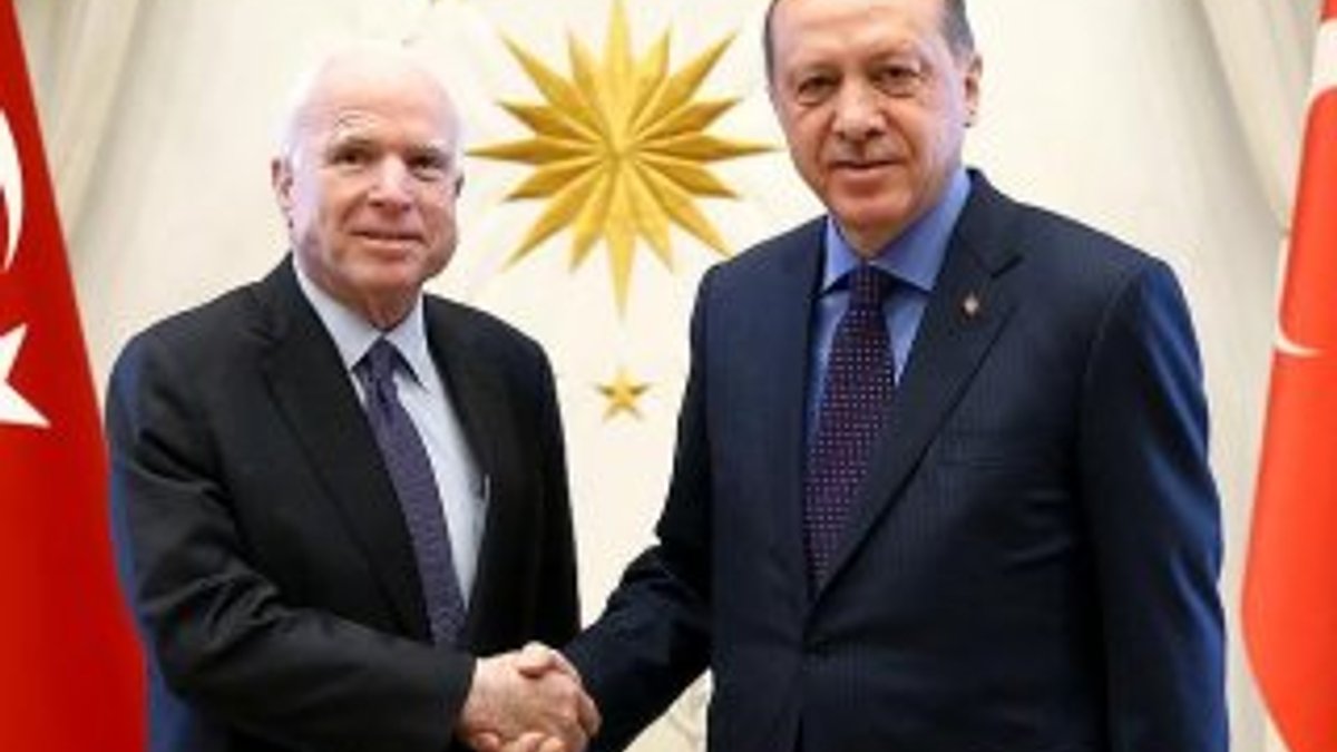 Erdoğan Arizona Senatörü John McCain'i kabul etti