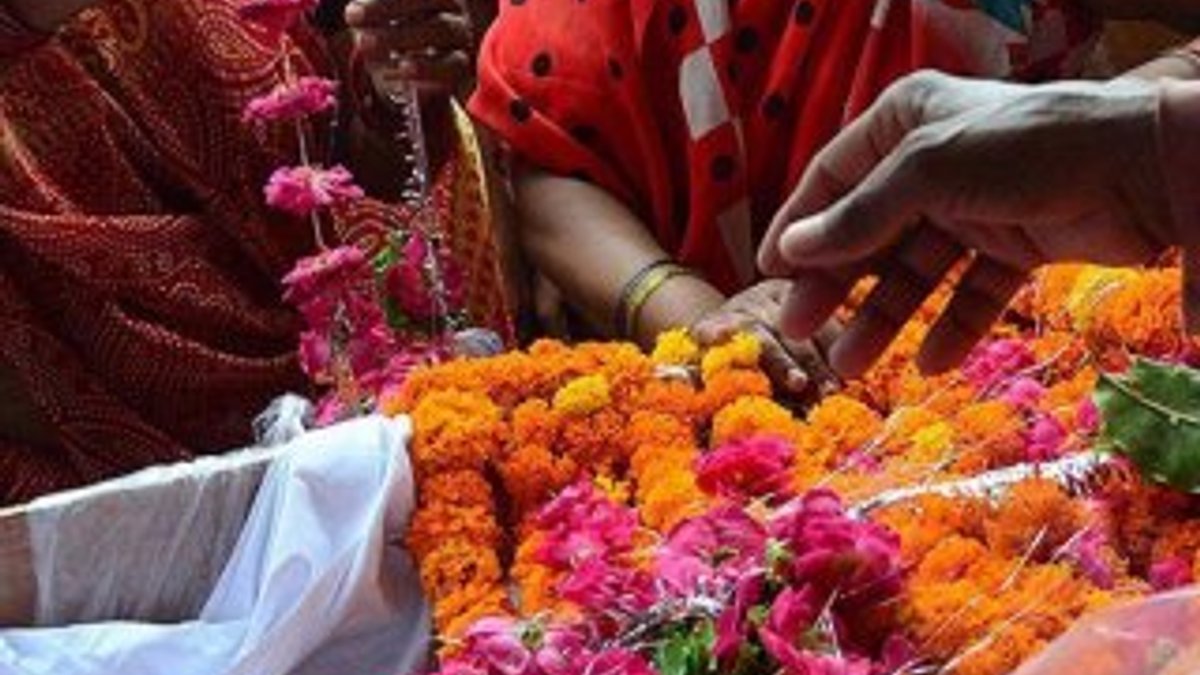 Hindistan'da öldü zannedilen genç cenazesinde dirildi