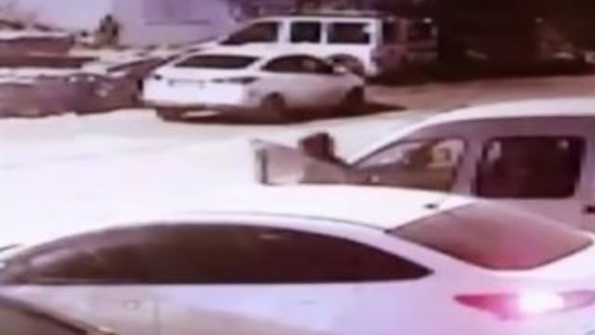 Ankara'da bir hırsız 5 dakikada arabanın kapısını çaldı