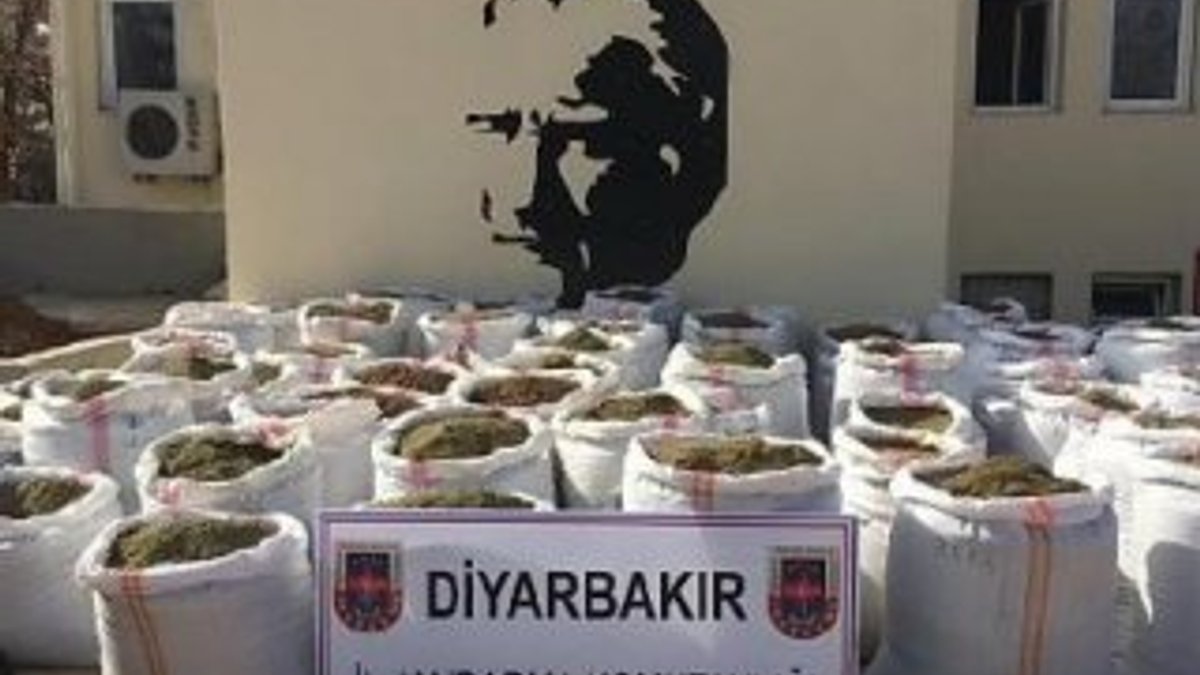 Diyarbakır'da 1 ton 787 kilo esrar ele geçirildi