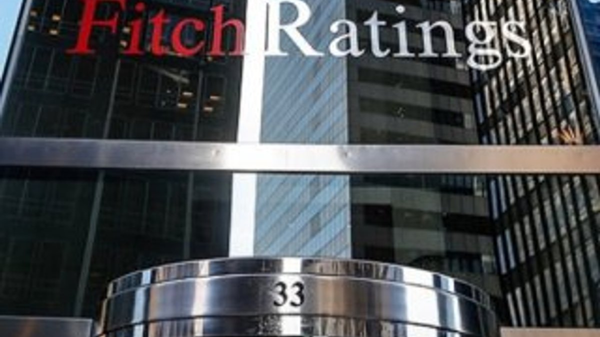 Fitch not düşürdü ama Türk lirası değer kazandı