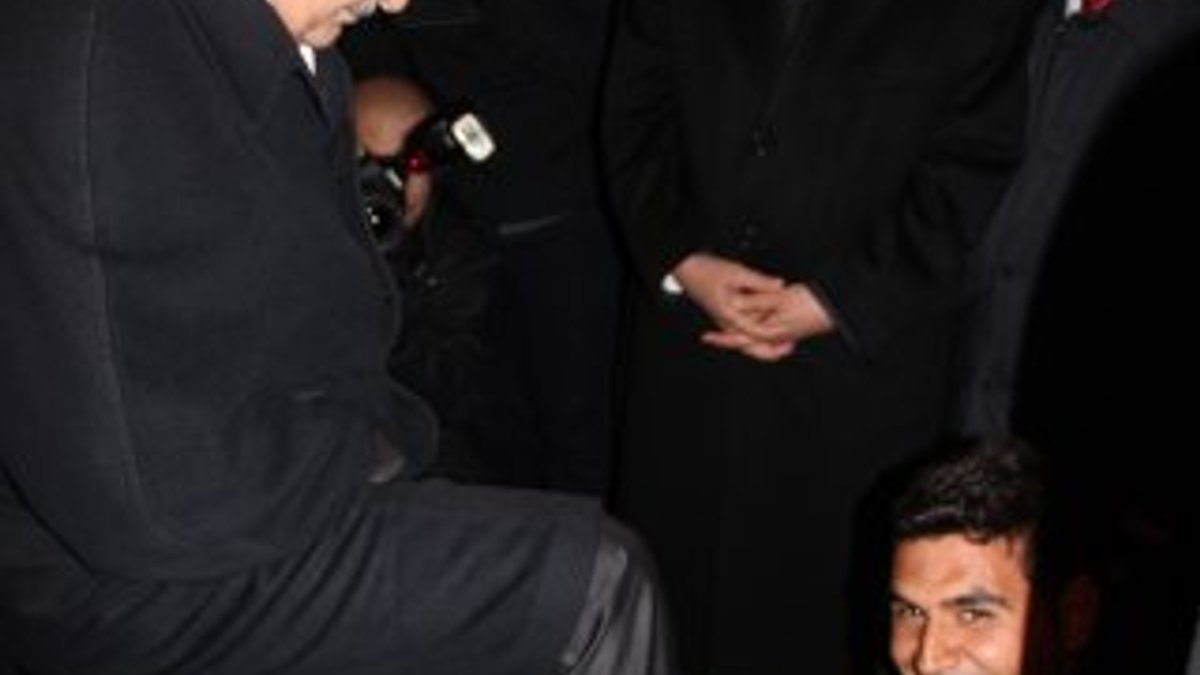 Başbakan ile ayakkabı boyacısı arasında güldüren diyalog