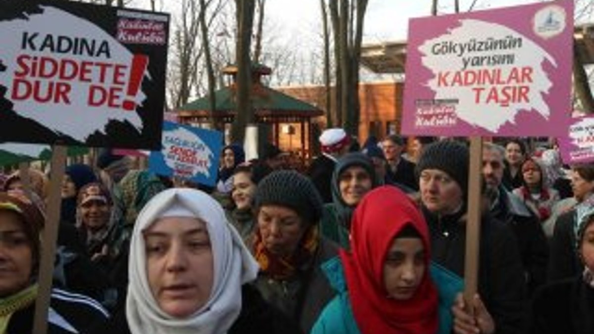 Kocaeli'de 'Kadına Şiddete Dur De' yürüyüşü