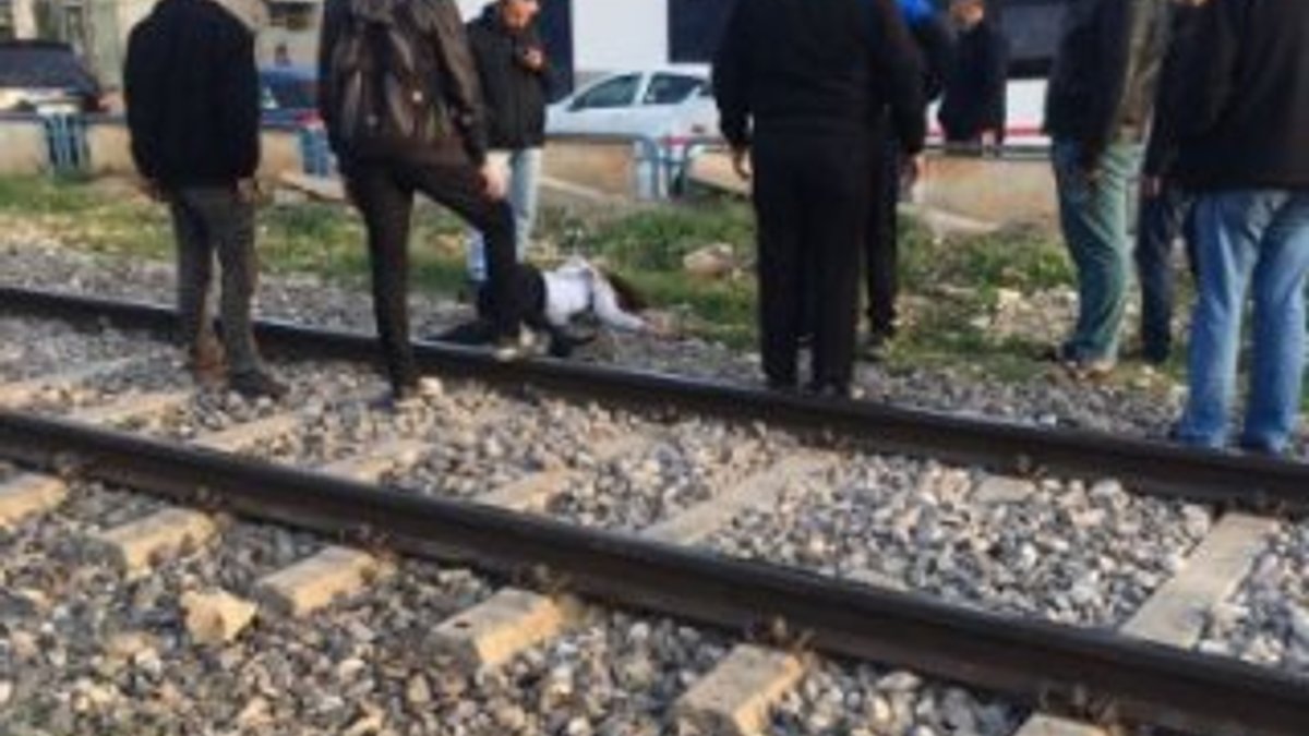 Adana'da trenin çarptığı genç kız öldü