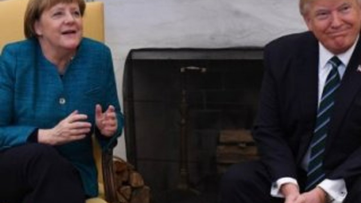 Trump'ın Merkel'in elini sıkmaması ABD medyasında