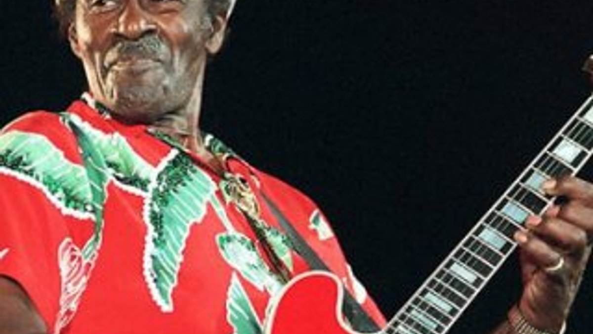 Rock and Roll müziğinin efsane ismi Chuck Berry öldü
