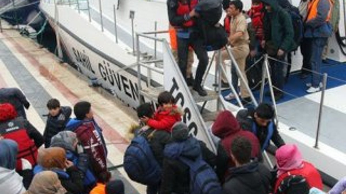 İzmir'de Yunanistan'a kaçmak isteyen 46 kişi yakalandı