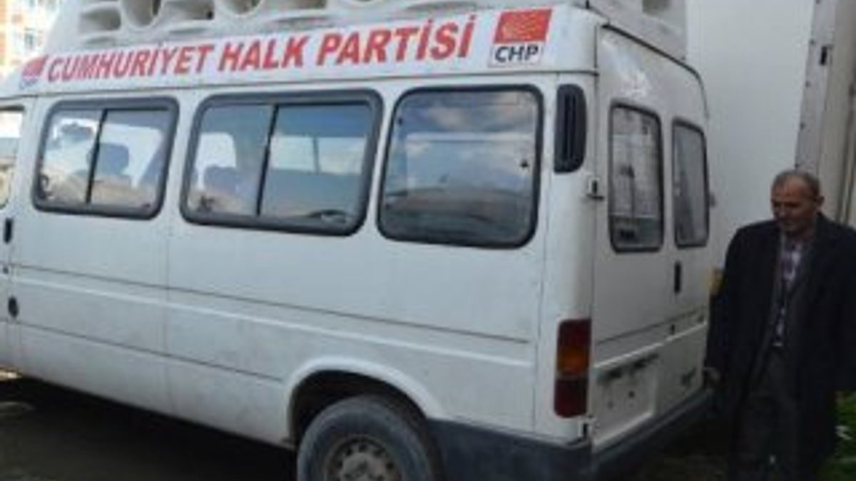Sinop'ta CHP minibüsünün plakalarını söktüler
