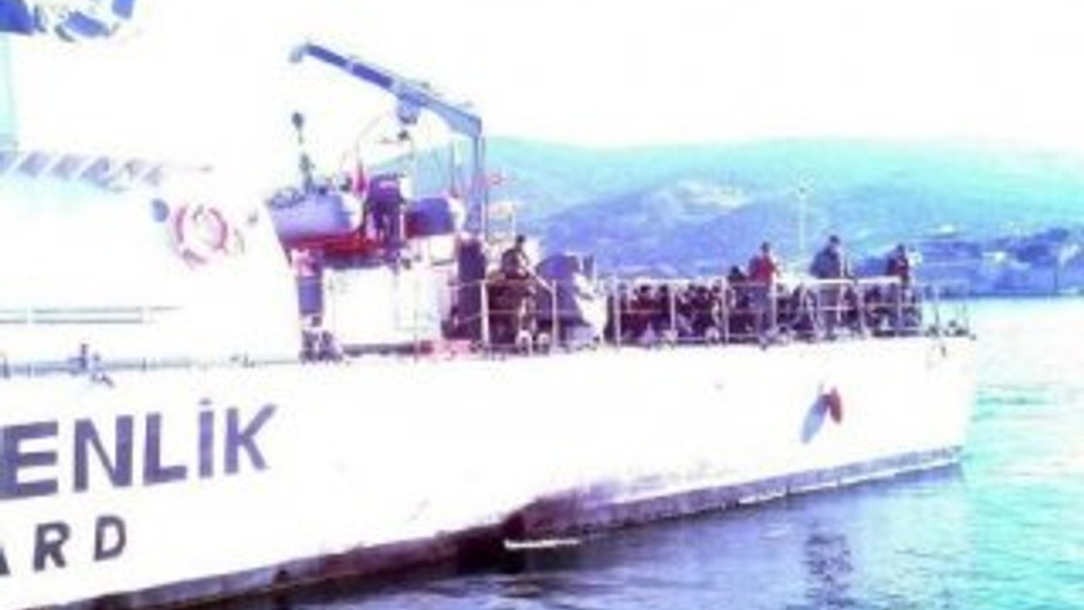 İzmir'de denizde 115 kaçak yakalandı