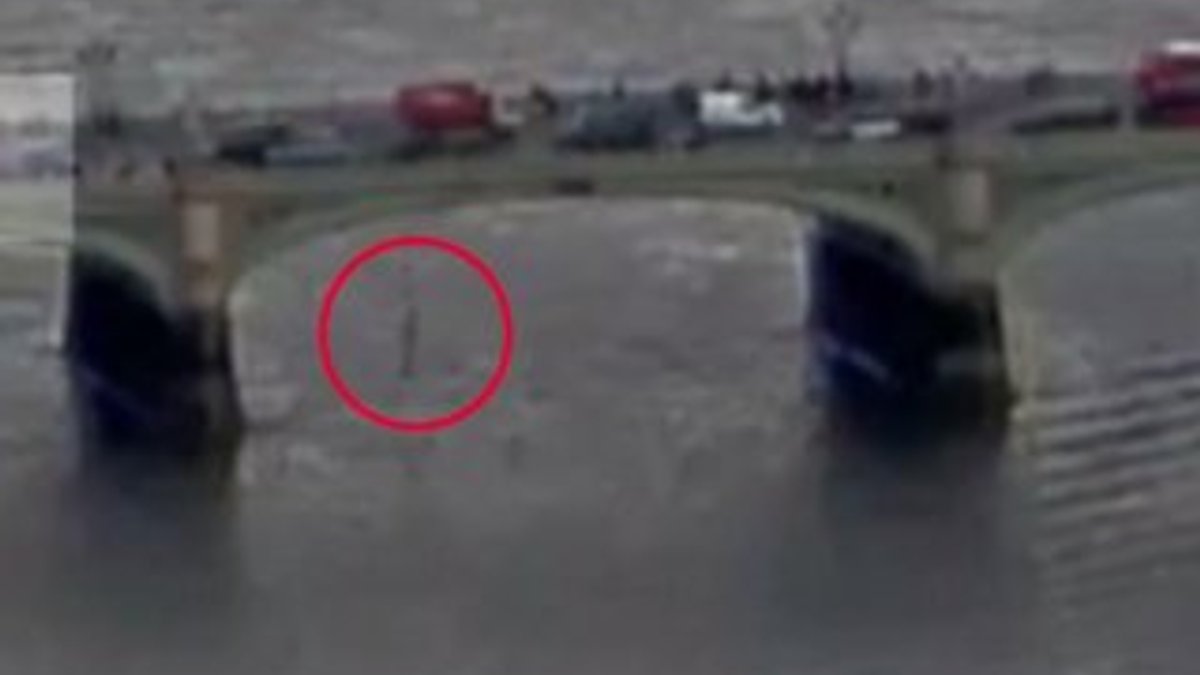Thames Nehri'ne düşen kadının görüntüleri ortaya çıktı