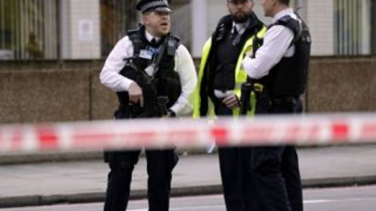 İngiliz gazete Telegraph: Cihatçılar silahsız saldıracak