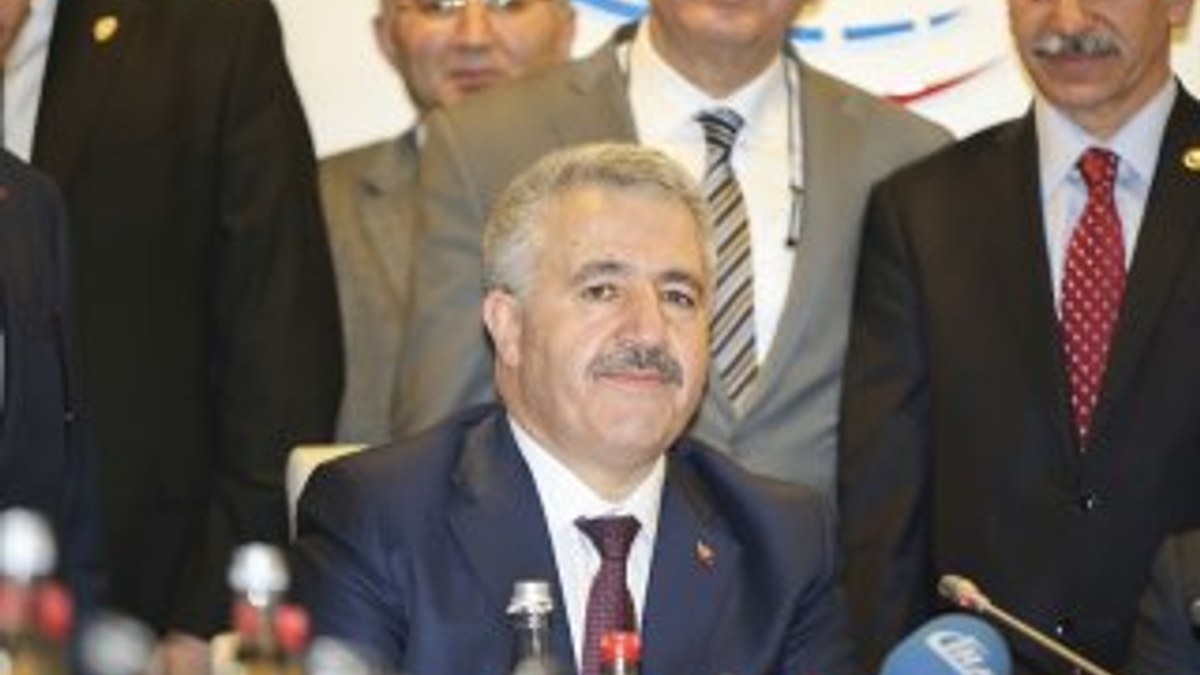 Bakan Ahmet Arslan'dan elektronik cihaz yasağı açıklaması