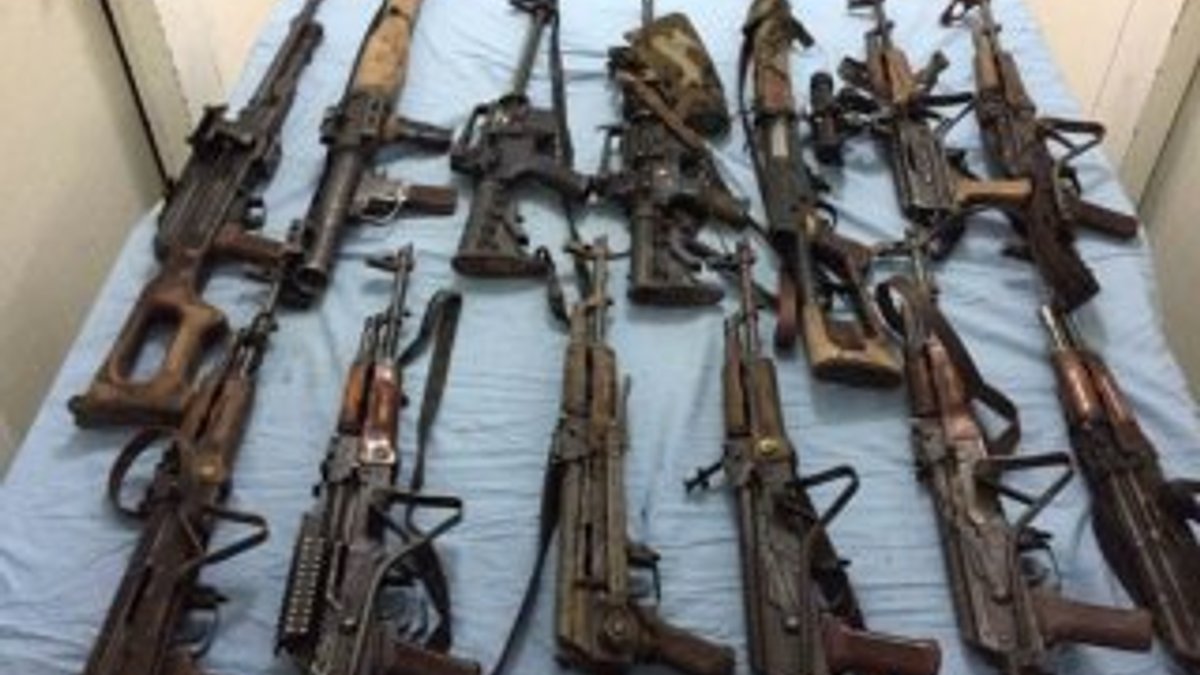 Bitlis'te PKK'ya ait silahlar ele geçirildi