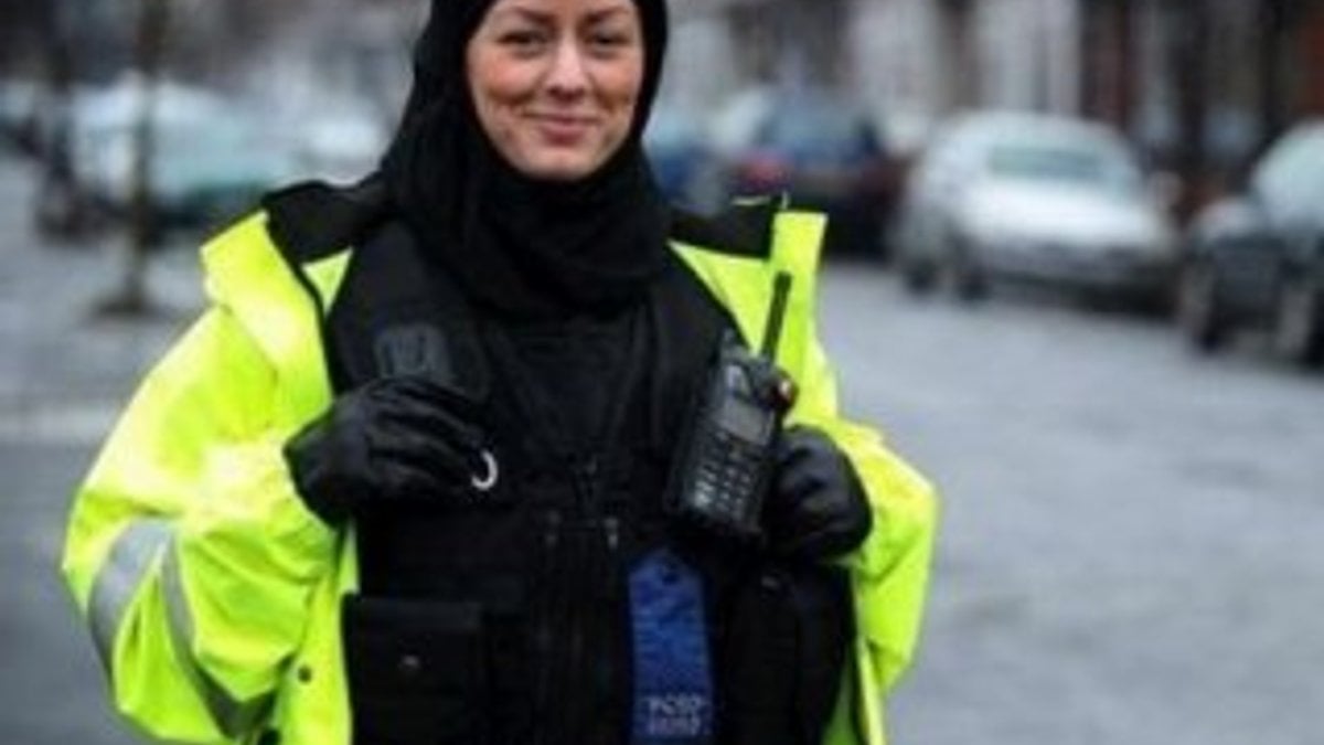 İskoçya'da polisler başörtüsü takabilecekler